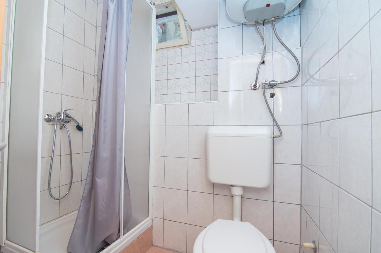 Hostel Flora Mali Lošinj Екстериор снимка